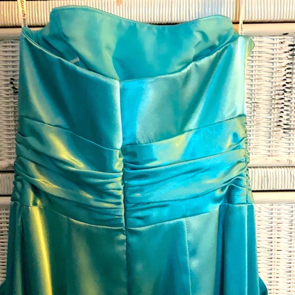 David’s Bridal Dress - Picture 4 of 4